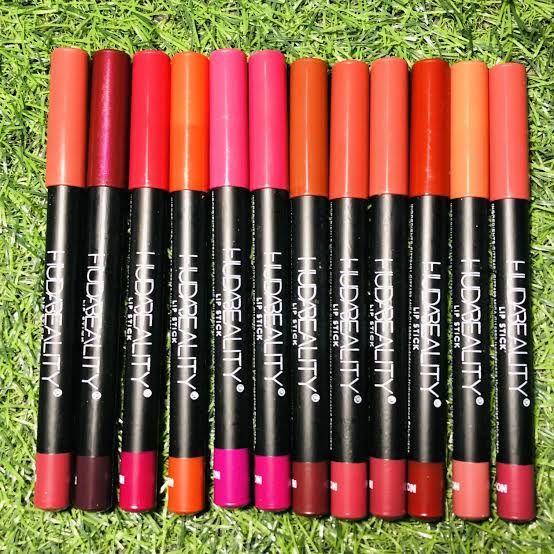 Huda Beauty Lip Pencil Set – 12 Shades Matte Lip Liner Collection — image 4