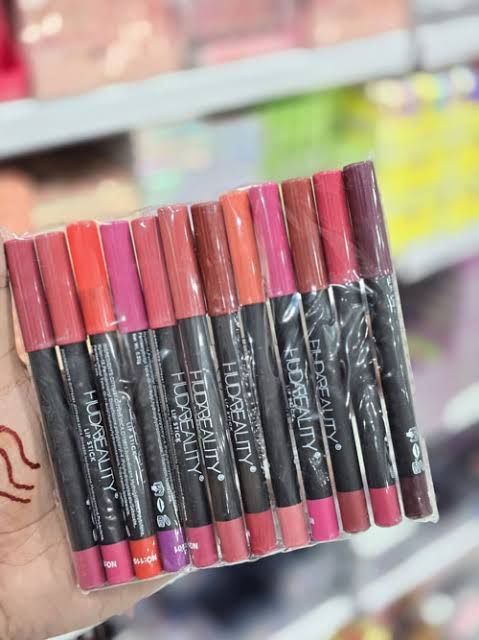 Huda Beauty Lip Pencil Set – 12 Shades Matte Lip Liner Collection — image 2
